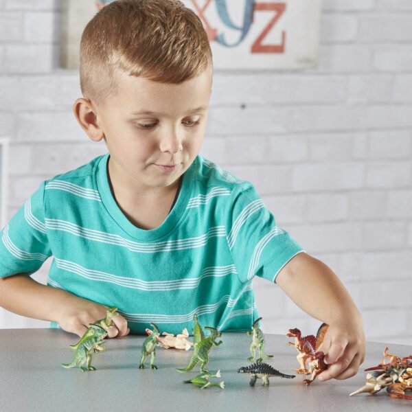 0811 Dinosaurs Boy1 web