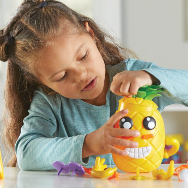 6375 PineappleDeluxe Girl8 1