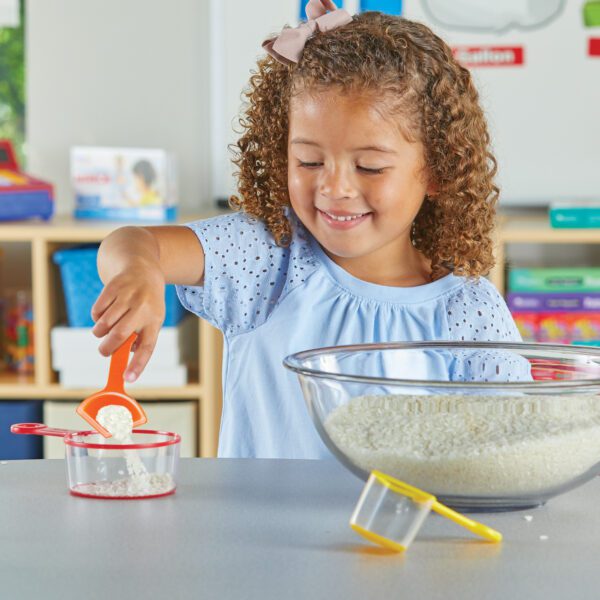 93439 Rainbow Fraction Measuring Cups Set of 4 web 1