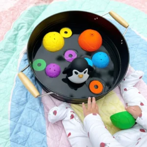 kyvajici-tucnak-cerny