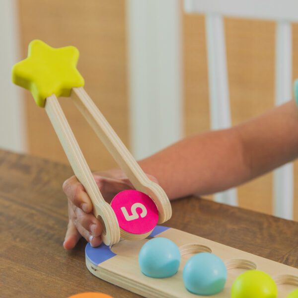 EI 1406 CountMatchWoodenSet Lifestyle 82 web 1