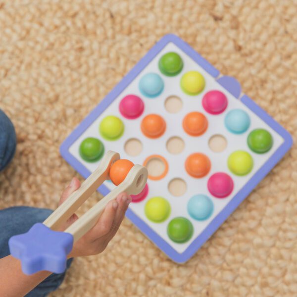 EI 1407 PatternSequencingWoodenBoard Lifestyle 4 web