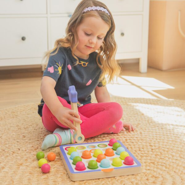 EI 1407 PatternSequencingWoodenBoard Lifestyle 6 web