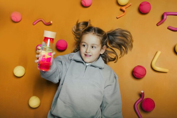 eng pl Petit Boum sensory bottle two phase MOVE Spiral Pink 339 4