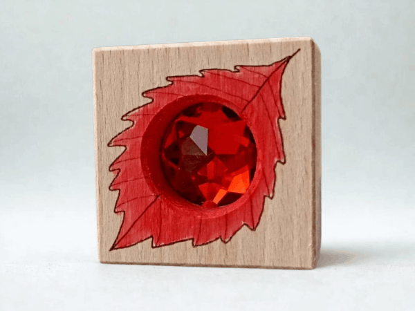 drevo-z-duhy-list-cerveny