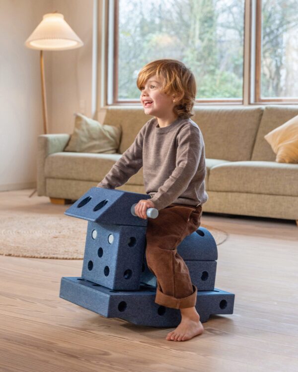 Explorer Set Deep Blue Sky Blue slide 4 scaled