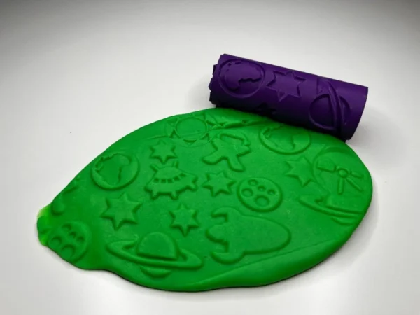 obtiskovaci-valecek-vesmir