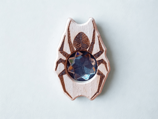 drevo-z-duhy-pavouk-mensi