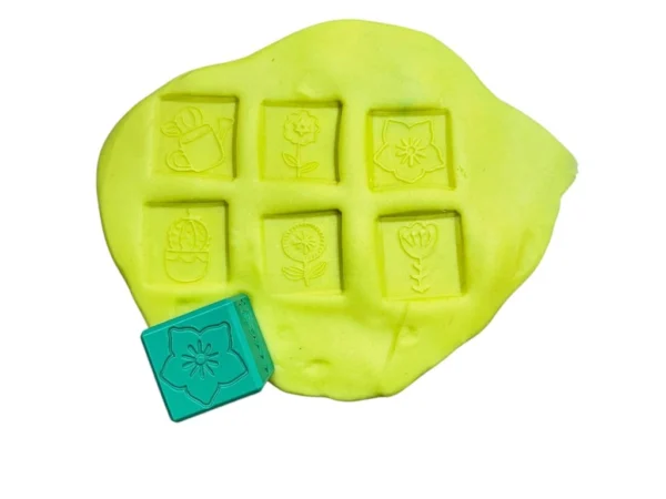 obtiskovaci-kostka-kvetiny