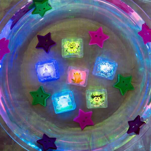 eng pl Glo Pals Light Up Sensory Cubes Cars Edition Bath Toy 403 3