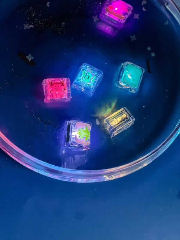 eng pl Glo Pals Light Up Sensory Cubes Cars Edition Bath Toy 403 7