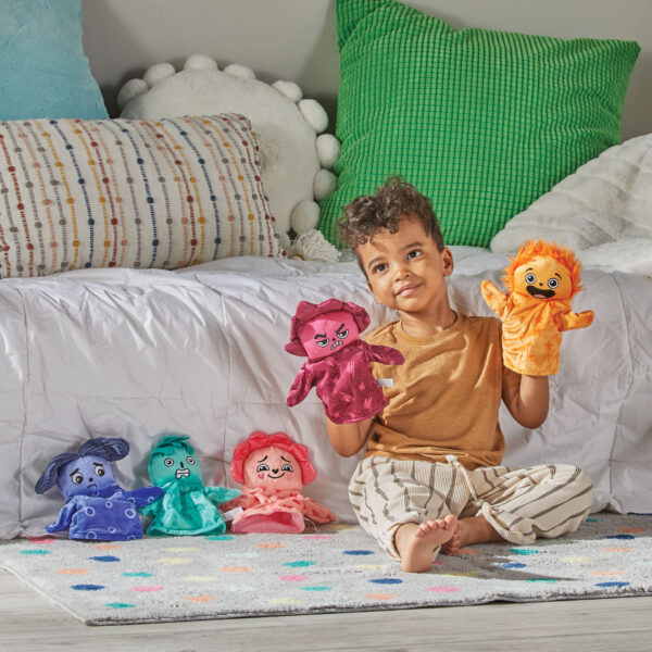 97394 FF Hand Puppets LS1 Web 1