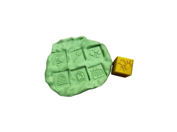 obtiskovaci-kostka-vcelka